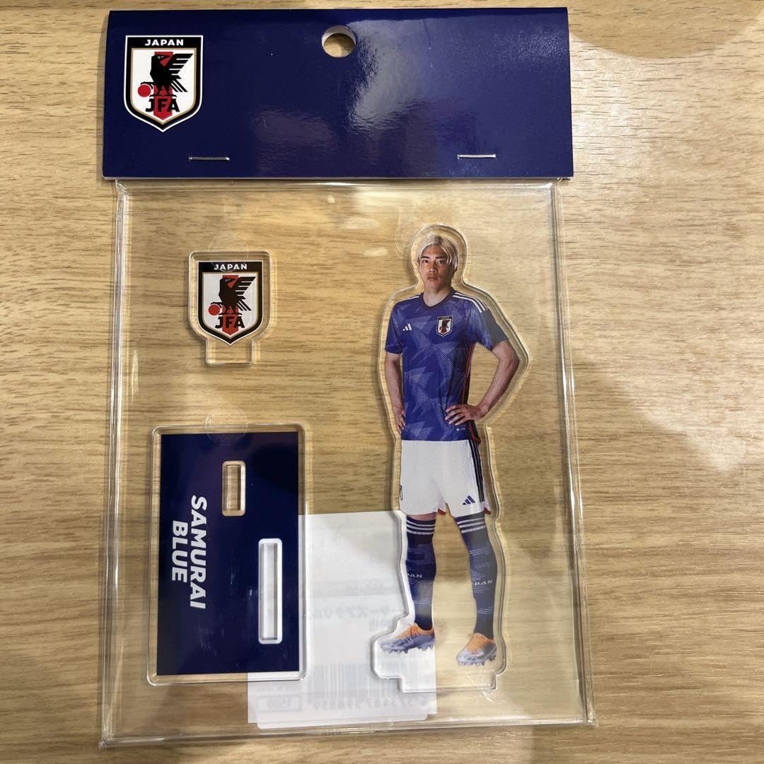 Amazon.co.jp: サッカー グッズ 伊東純也 アクリルスタンド サッカー
